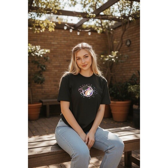 Buc-ees Happy New Year Beaver 2023 Glow in Dark Graphic T-shirt Unisex Size 3XL - Picture 5 of 12